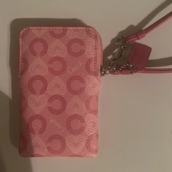 🎉LIKE NEW🎉 Pink Coach Wristlet Wallet - Picture 4 of 5